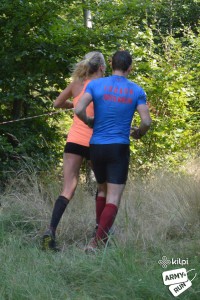 Nechápu, jak někdo může doběhout čistej, když hned na první překážce musí jít do bahna! 