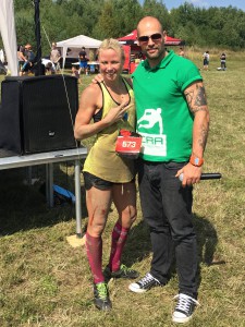 V cíli - krvavá, ale šťastná! Ani maliní mě nemohlo zastavit, a tak ho mé nohy vzaly s sebou!